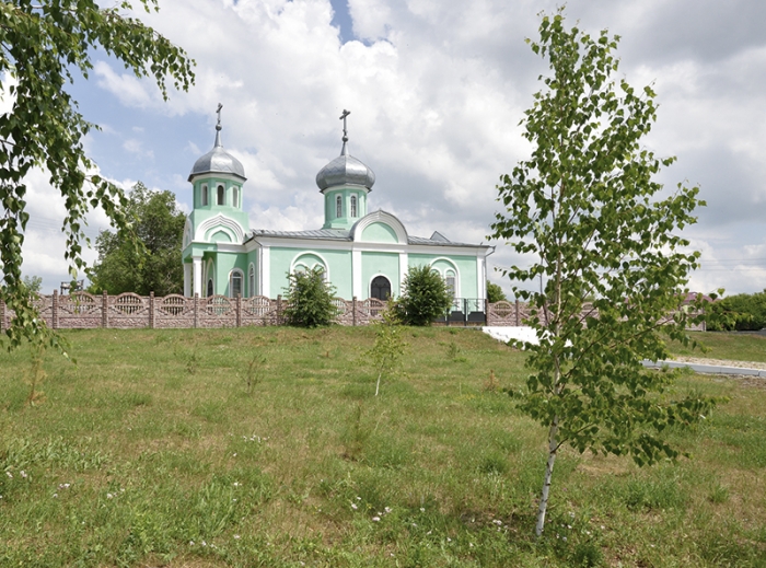 Свято-Троицкий храм в селе Ольшанка 