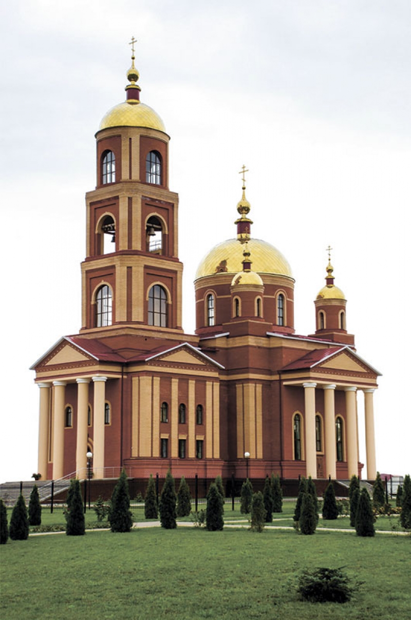 Храм в честь Новомучеников и исповедников Белгородских в Строителе